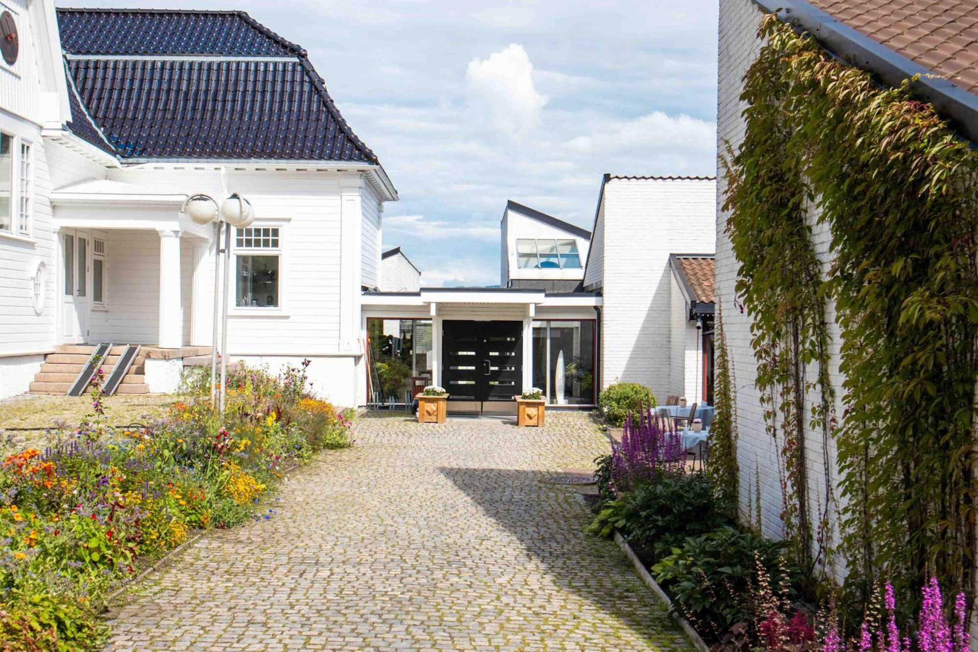 Thorbjornrud Hotell Jevnaker Exterior photo